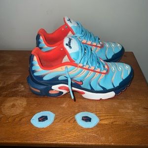 Nike Air Max Plus TN Swoosh Chain Pack size 5.5 womens- grade school 4Y